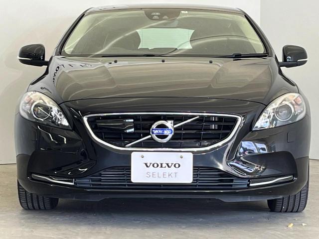 Ｖ４０ Ｄ４　インテリセーフ　衝突被害軽減ブレーキ　レーダークルーズ　運転席パワーシート　純正ナビ　バックカメラ　Ｂｌｕｅｔｏｏｔｈ　フルセグＴＶ　ＨＩＤヘッドライト（17枚目）