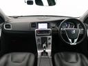 H27年式V60 T3 SEがご入庫いたしました!。外装は希少なマジックブルー、内装は高級感のある黒革シートでございます。バックカメラやパワーシート、シートヒーターなど付いた、装備充実の一台です。