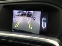 便利なバックビューモニターを備えております。ステアリング舵角に応じて動くガイドライン、パーキングセンサーによりストレスのない駐車をサポート。女性オーナー様も多いモデルでございます。