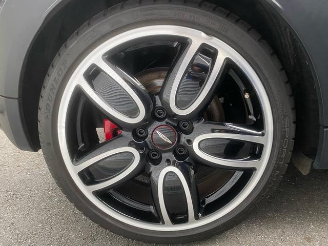 ＭＩＮＩ ジョンクーパーワークス　６速ＭＴ　ＬＣＩモデル　バックカメラ／ＰＤＣ　Ｆシートヒーター　ピアノブラックエクステリア　ライトパッケージ　コンフォートアクセス　ＪＣＷＣｕｐ１８ＡＷ（15枚目）