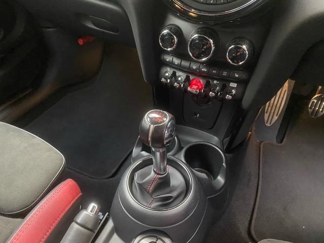 ＭＩＮＩ ジョンクーパーワークス　６速ＭＴ　ＬＣＩモデル　バックカメラ／ＰＤＣ　Ｆシートヒーター　ピアノブラックエクステリア　ライトパッケージ　コンフォートアクセス　ＪＣＷＣｕｐ１８ＡＷ（23枚目）