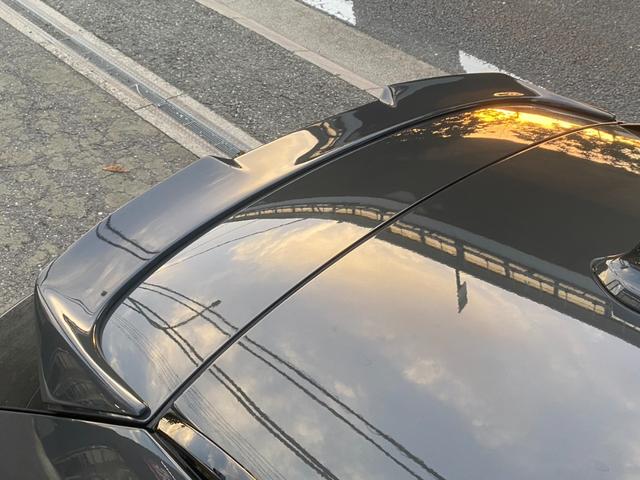 ３シリーズ ３２０ｄ　ｘＤｒｉｖｅツーリング　Ｍスポーツ　ｉｎｄｉｖｉｄｕａｌドラバイトグレー　ｅｎｄ．ｃｃルーフスポイラー　パノラマサンルーフ革シート　パークアシスト＋　コンフォートアクセス　シートヒーター　ＨｉＦｉスピーカー　ウッドトリム　ワイヤレス充電（13枚目）