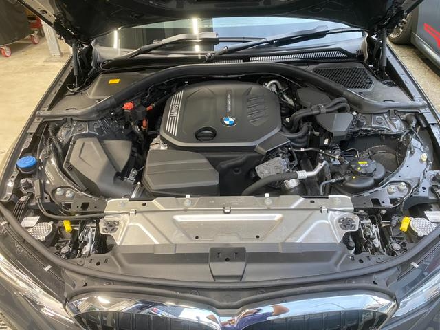 ３シリーズ ３２０ｄ　ｘＤｒｉｖｅツーリング　Ｍスポーツ　ｉｎｄｉｖｉｄｕａｌドラバイトグレー　ｅｎｄ．ｃｃルーフスポイラー　パノラマサンルーフ革シート　パークアシスト＋　コンフォートアクセス　シートヒーター　ＨｉＦｉスピーカー　ウッドトリム　ワイヤレス充電（34枚目）