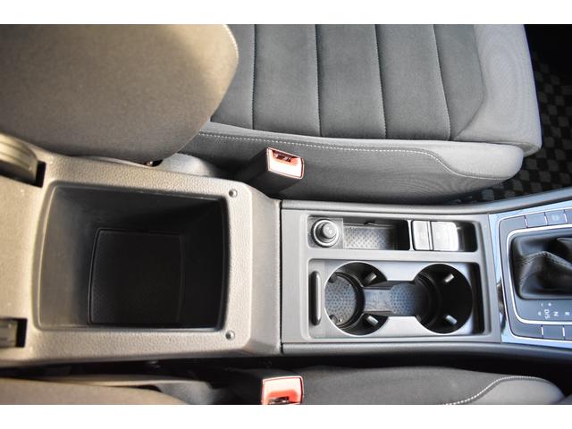 ゴルフ TSIハイライン ナビゲーション/テレビ/ETC/バックカメラ/アダプティブクルーズコントロール/オートエアコン/パドルシフト/ブラインドスポット/プッシュスタート/純正アルミホイール(28枚目)