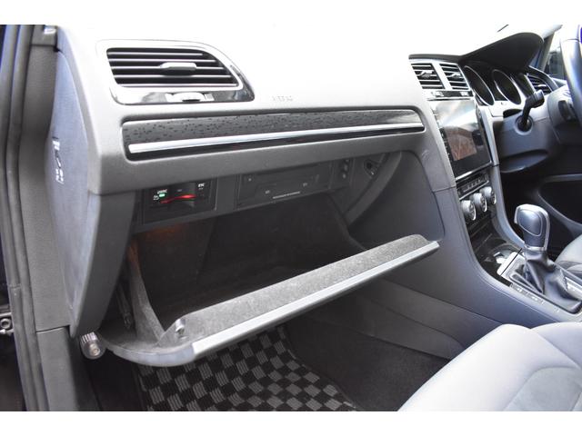 ゴルフ TSIハイライン ナビゲーション/テレビ/ETC/バックカメラ/アダプティブクルーズコントロール/オートエアコン/パドルシフト/ブラインドスポット/プッシュスタート/純正アルミホイール(55枚目)