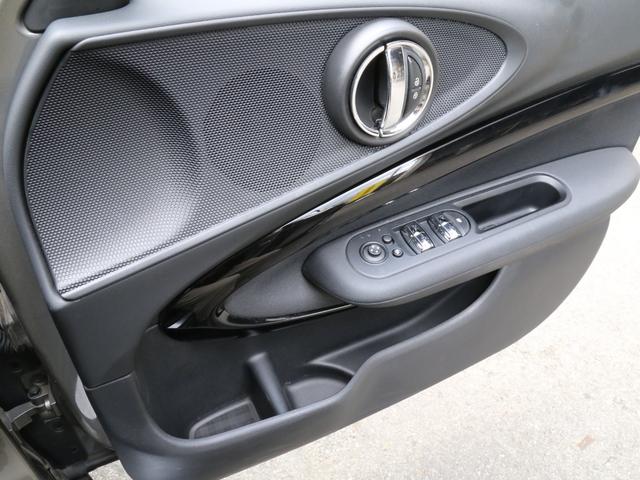 クーパー クラブマン 禁煙 LEDヘッドライト リアコーナーセンサー バックカメラ 衝突被害軽減ブレーキ 17インチAW 純正ナビ ペッパーPKG(76枚目)