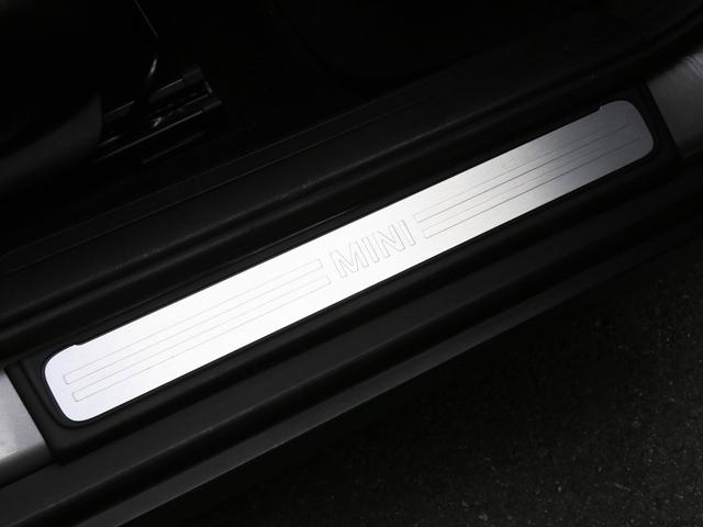 クーパー クラブマン 禁煙 LEDヘッドライト リアコーナーセンサー バックカメラ 衝突被害軽減ブレーキ 17インチAW 純正ナビ ペッパーPKG(77枚目)