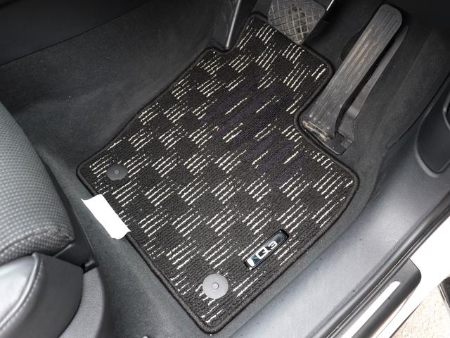 2.0TFSIクワトロ211PS Sラインパッケージ 1オーナー禁煙 Sライン専用スポーツシート スポーツサス ステアリングホイール 純正ナビ バックカメラ 前後センサー スマートキー(26枚目)