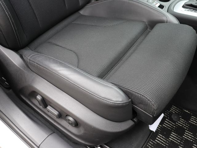 2.0TFSIクワトロ211PS Sラインパッケージ 1オーナー禁煙 Sライン専用スポーツシート スポーツサス ステアリングホイール 純正ナビ バックカメラ 前後センサー スマートキー(40枚目)