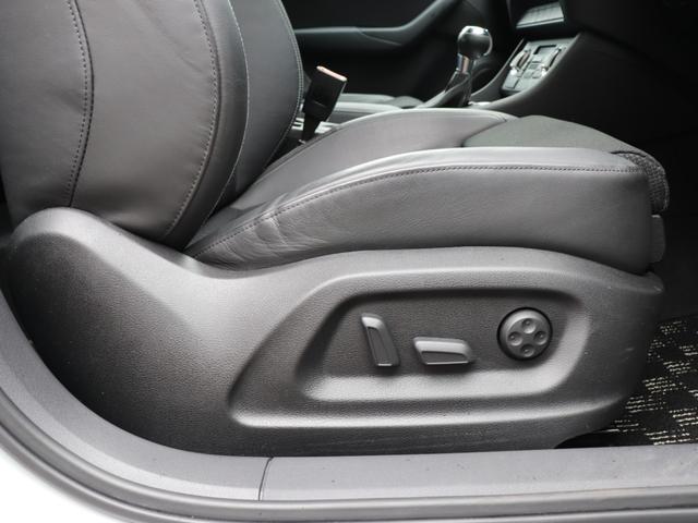 2.0TFSIクワトロ211PS Sラインパッケージ 1オーナー禁煙 Sライン専用スポーツシート スポーツサス ステアリングホイール 純正ナビ バックカメラ 前後センサー スマートキー(41枚目)