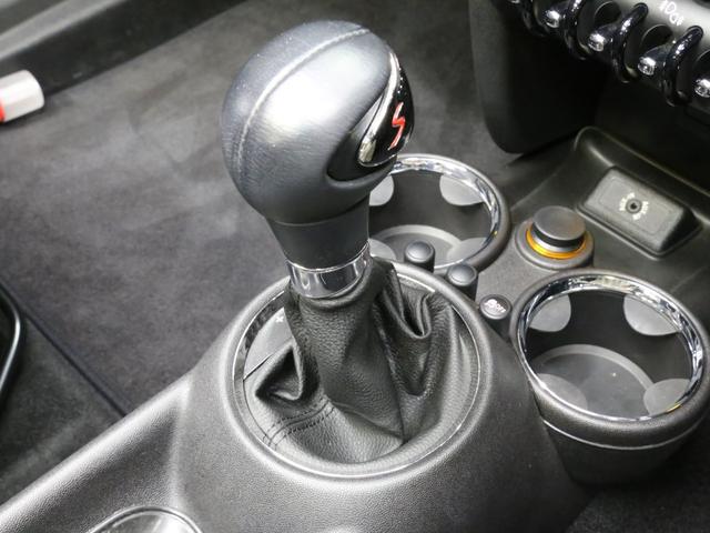 クーパーS コンバーチブル 禁煙車 ディーラー記録簿 スペアキー ブラックインナーヘッドライト 17インチアルミ リアセンサー クロームラインインテリア&エクステリア ETC(11枚目)
