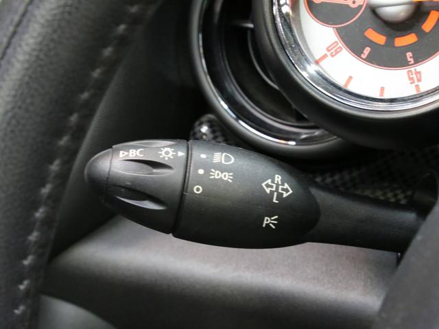 クーパーS コンバーチブル 禁煙車 ディーラー記録簿 スペアキー ブラックインナーヘッドライト 17インチアルミ リアセンサー クロームラインインテリア&エクステリア ETC(54枚目)