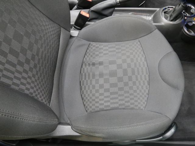 クーパーS コンバーチブル 禁煙車 ディーラー記録簿 スペアキー ブラックインナーヘッドライト 17インチアルミ リアセンサー クロームラインインテリア&エクステリア ETC(68枚目)