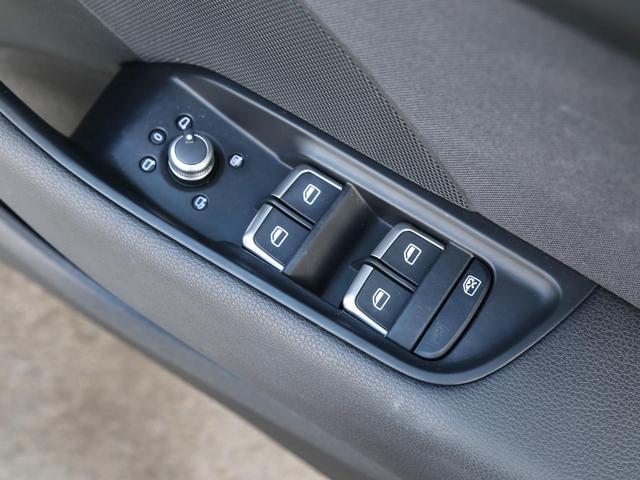 スポーツバック1.4TFSI 禁煙 スマートキー 前後センサ Bカメラ 純正MMIナビTV DVD再生Bluetooth SDカード対応 バイキセノンライト アイドルストップ 純正16アルミ スペアキー 記録簿(23枚目)