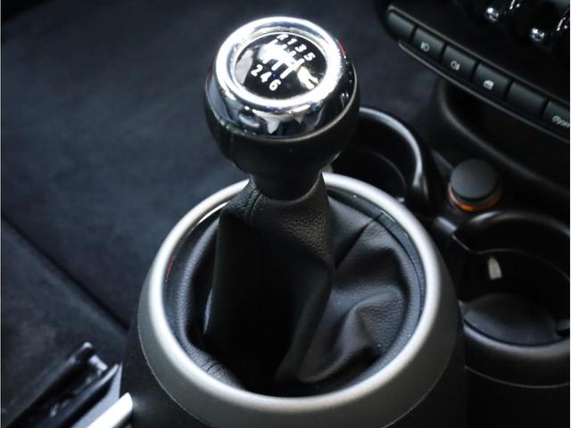 クーパーS クロスオーバー 禁煙車 バイキセノンヘッドライト 18インチアルミホイール 2本出しマフラー リアコーナーセンサー(2枚目)