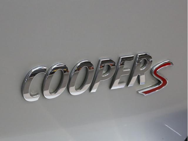 クーパーS クロスオーバー 禁煙車 バイキセノンヘッドライト 18インチアルミホイール 2本出しマフラー リアコーナーセンサー(11枚目)