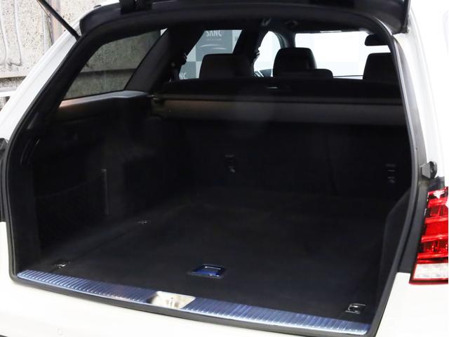 E250 ステーションワゴン アバンギャルド 1オーナー禁煙 ディーラー記録簿 純正ナビ フルセグTV Bカメラ ステアリングアシスト付きアダプティブクルーズコントロール AMG18AW AMG18インチホイール 大型ブレーキ 電動リアゲート(18枚目)