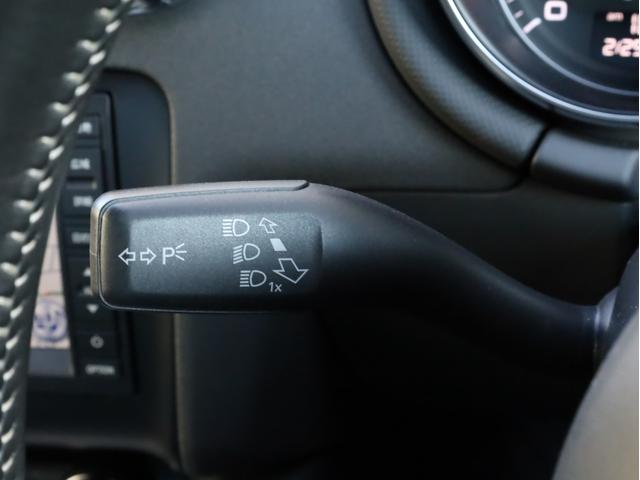 2.0TFSI クワトロ 禁煙 Sライン専用バンパー 記録簿 18AW 専用ハーフレザーシート フルセグTV 純正HDDナビ バイキセノンライト リアセンサー(32枚目)