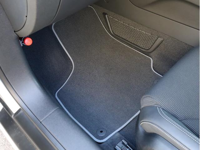 2.0TFSI クワトロ 禁煙 Sライン専用バンパー 記録簿 18AW 専用ハーフレザーシート フルセグTV 純正HDDナビ バイキセノンライト リアセンサー(47枚目)