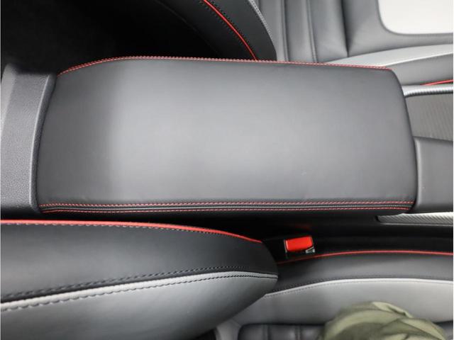 SLC180 スポーツ レッドアートエディション 禁煙ワンオーナー ディーラー記録簿 期間限定受注車 アダプティブクルコン 衝突被害軽減ブレーキ レーンキープ 専用革シート エアスカーフ 専用エアロ 専用18AW 純正ナビTV バックカメラ(38枚目)