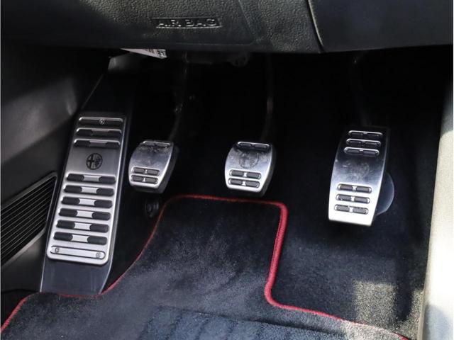 1.4ターボスポーツ Tベルト&WP交換済み 禁煙 ポルトローナフラウ製レッドレザーシート シートヒーター 大型ブレーキキャリパー 6速MT オーバーブースト機構 キセノンヘッドライト(23枚目)