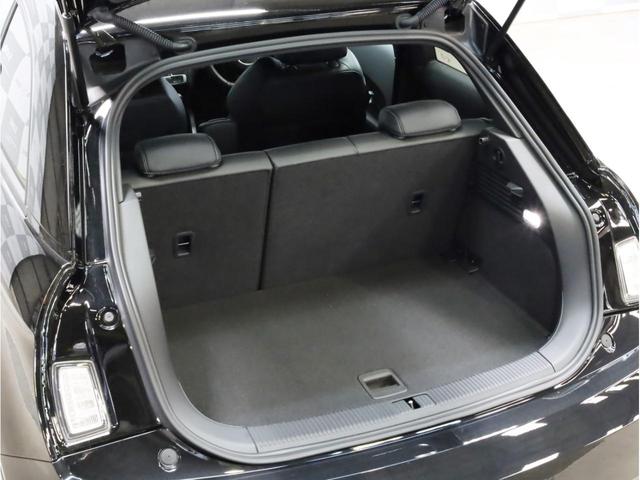 ベースグレード 禁煙車 ファインナッパレザーシート シートヒーター アイバッハダウンサス MMIナビTV アドバンスドキー 前後ソナー 18アルミ バイキセノン フラットボトムレザーステアリング LEDテールライト(48枚目)