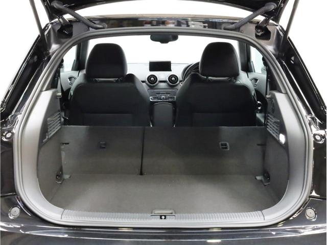 ベースグレード 禁煙車 ファインナッパレザーシート シートヒーター アイバッハダウンサス MMIナビTV アドバンスドキー 前後ソナー 18アルミ バイキセノン フラットボトムレザーステアリング LEDテールライト(49枚目)