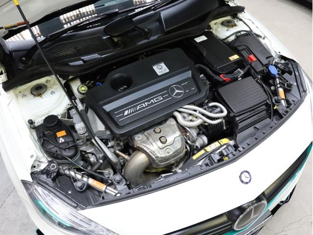 A45AMG4マチックペトロナスグリーンエディション 禁煙 30台限定車 専用エアロ 19AW 大径ブレーキ 専用内装 アルカンタラステアリングホイール AMGスポーツシート 大型シフトパドル 純正ナビTV アダプティブクルーズコントロール バックカメラ(16枚目)