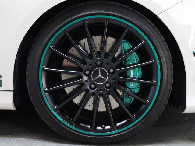 A45AMG4マチックペトロナスグリーンエディション 禁煙 30台限定車 専用エアロ 19AW 大径ブレーキ 専用内装 アルカンタラステアリングホイール AMGスポーツシート 大型シフトパドル 純正ナビTV アダプティブクルーズコントロール バックカメラ(18枚目)