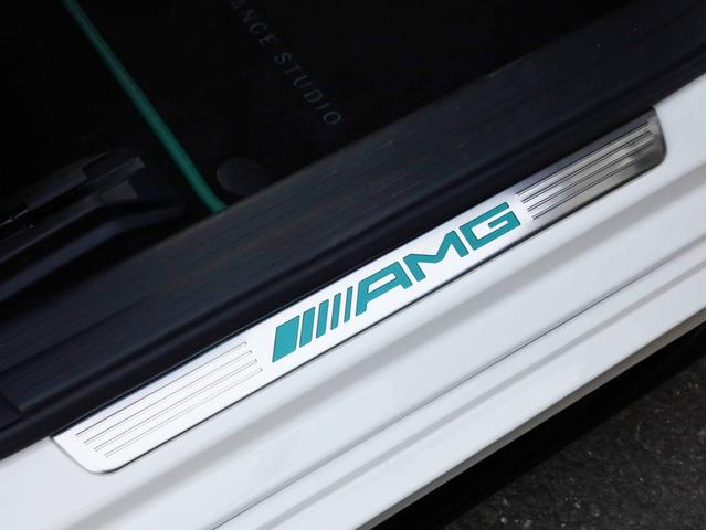 A45AMG4マチックペトロナスグリーンエディション 禁煙 30台限定車 専用エアロ 19AW 大径ブレーキ 専用内装 アルカンタラステアリングホイール AMGスポーツシート 大型シフトパドル 純正ナビTV アダプティブクルーズコントロール バックカメラ(24枚目)