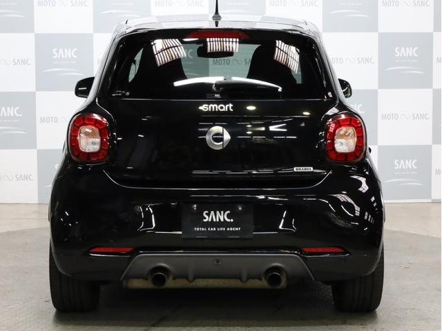 BRABUS エクスクルーシブ 禁煙 ブルーレイ再生可能ストラーダ製9インチナビ ブルーレイ再生 DVD再生 フルセグTV USB入力端子 Bluetooth SDカード対応 バックカメラ LEDヘッドライトバルブ(9枚目)