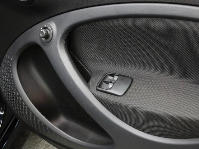 BRABUS エクスクルーシブ 禁煙 ブルーレイ再生可能ストラーダ製9インチナビ ブルーレイ再生 DVD再生 フルセグTV USB入力端子 Bluetooth SDカード対応 バックカメラ LEDヘッドライトバルブ(70枚目)