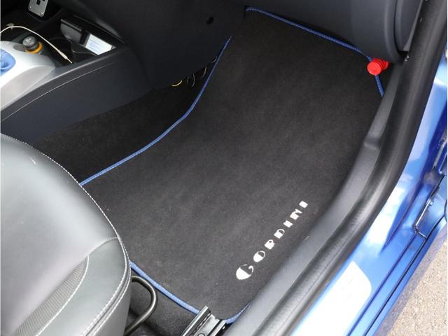 ゴルディーニ ルノー・スポール 禁煙 ディーラー記録簿 スペアキー 専用フロアマット OZレーシング16インチAW バイキセノンヘッドライト サイドバイザー アルミフットレスト ETC シャシースポール 左ハンドル(44枚目)