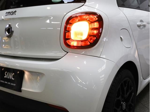 ターボ 禁煙 ディーラー点検記録簿 新車保証書 スペアキー ドラレコ 純正スマホホルダー ガラスルーフ 黒革シート シートヒーター USB入力端子 Bluetooth キーレス アルミペダル 16インチアルミ(79枚目)