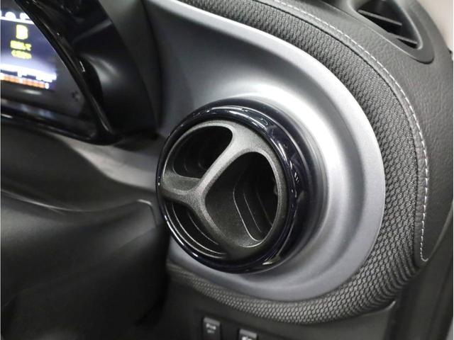 BRABUS エクスクルーシブ 禁煙 パナソニック製ナビTV バックカメラ 純正ドライブレコーダー クルコン アイドルストップ Rセンサー 電動ソフトトップ キーレス 純正オーディオ USB Bluetooth ディーラー点検記録簿(30枚目)