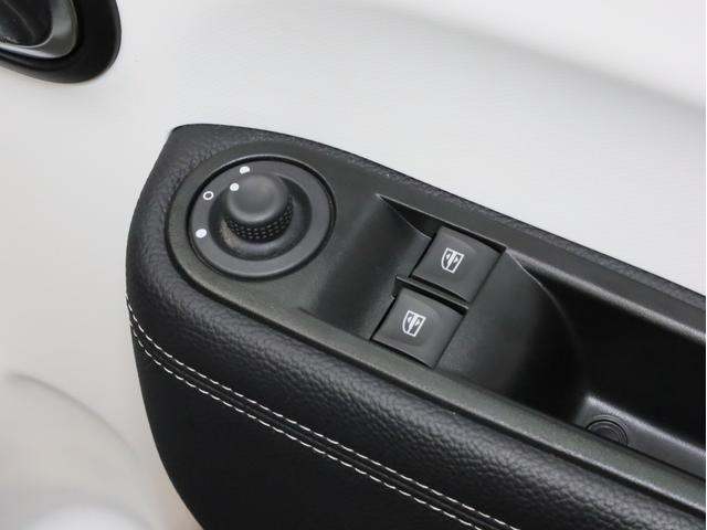 トゥインゴ インテンス　禁煙　５速ＭＴ　ハーフレザーシート　シートヒーター　ボディ同色サイドモール　バックカメラ　Ａｐｐｌｅ　ＣａｒＰｌａｙ　Ａｎｄｒｏｉｄ　Ａｕｔｏ　サブウーハー　カロッツェリア前後ドラレコ　１６インチＡＷ（57枚目）