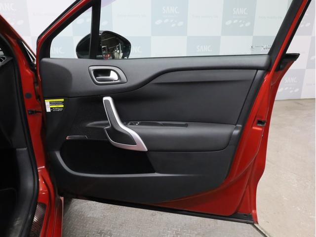 ＤＳ４ クロスバック　禁煙　純正ナビ　Ｂｌｕｅｔｏｏｔｈ　ＤＶＤ再生　フルセグＴＶ　ハーフレザースポーツシート　バックカメラ　前後コーナーセンサー　ゼニスウインドウ　ＬＥＤポジションライト　アイシンＡＷ製トルコン式６速ＡＴ（65枚目）