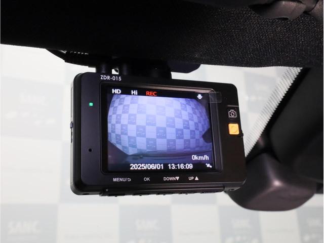 ＲＣＺ カーボンルーフ・パック　禁煙　カーボンルーフ　１９インチＡＷ　カロッツェリアナビＴＶ　ＤＶＤ　バックカメラ　前後コーナーセンサー　ナッパレザーシート　運転席メモリー付きパワーシート　シートヒーター　コムテック製ドラレコ（20枚目）