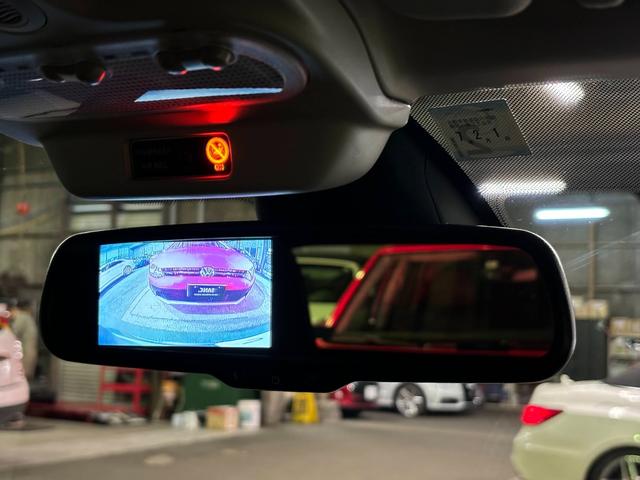スマートフォーツーカブリオ ＢＲＡＢＵＳ　スポーツ　禁煙　黒革シート　シートヒーター　バックカメラ　車両近接・車線逸脱警告　リアコーナーセンサー　ＵＳＢ入力端子　Ｂｌｕｅｔｏｏｔｈ　ブラバス製シフトノブ　ブラバス製サイドブレーキレバー　ブラバス製ＡＷ（4枚目）