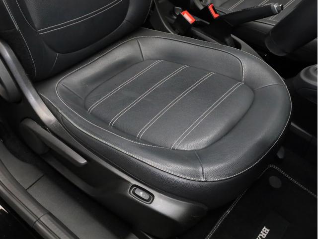 スマートフォーツーカブリオ ＢＲＡＢＵＳ　スポーツ　禁煙　黒革シート　シートヒーター　バックカメラ　車両近接・車線逸脱警告　リアコーナーセンサー　ＵＳＢ入力端子　Ｂｌｕｅｔｏｏｔｈ　ブラバス製シフトノブ　ブラバス製サイドブレーキレバー　ブラバス製ＡＷ（9枚目）