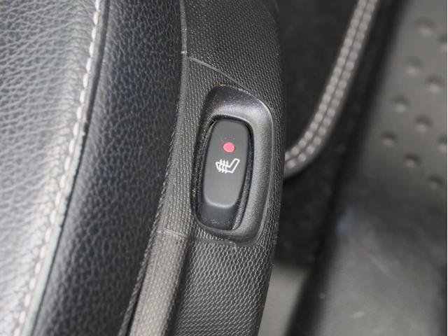 スマートフォーツーカブリオ ＢＲＡＢＵＳ　スポーツ　禁煙　黒革シート　シートヒーター　バックカメラ　車両近接・車線逸脱警告　リアコーナーセンサー　ＵＳＢ入力端子　Ｂｌｕｅｔｏｏｔｈ　ブラバス製シフトノブ　ブラバス製サイドブレーキレバー　ブラバス製ＡＷ（10枚目）