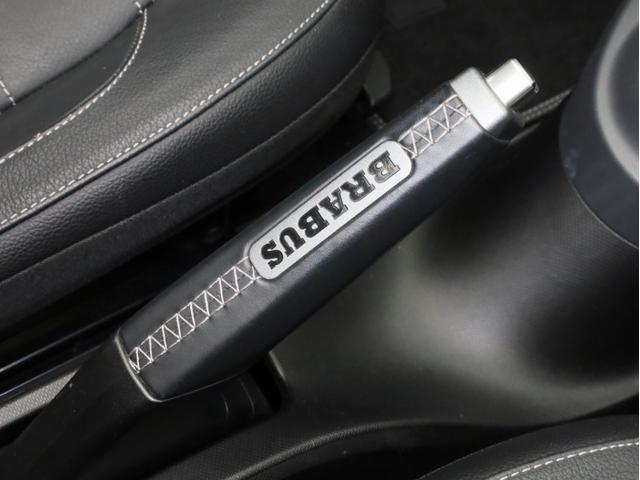 スマートフォーツーカブリオ ＢＲＡＢＵＳ　スポーツ　禁煙　黒革シート　シートヒーター　バックカメラ　車両近接・車線逸脱警告　リアコーナーセンサー　ＵＳＢ入力端子　Ｂｌｕｅｔｏｏｔｈ　ブラバス製シフトノブ　ブラバス製サイドブレーキレバー　ブラバス製ＡＷ（14枚目）