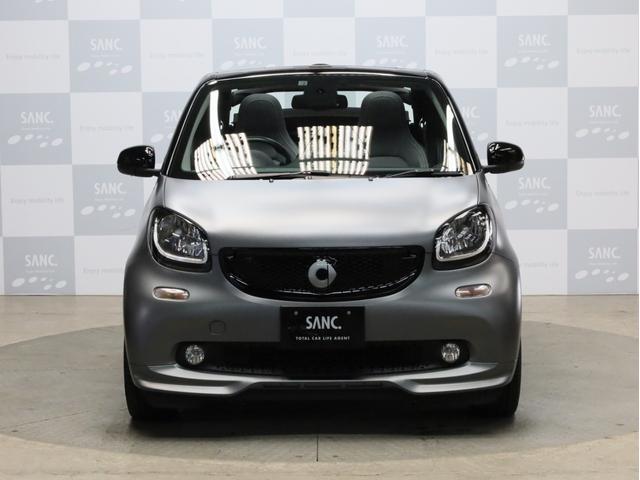 スマートフォーツーカブリオ ＢＲＡＢＵＳ　スポーツ　禁煙　黒革シート　シートヒーター　バックカメラ　車両近接・車線逸脱警告　リアコーナーセンサー　ＵＳＢ入力端子　Ｂｌｕｅｔｏｏｔｈ　ブラバス製シフトノブ　ブラバス製サイドブレーキレバー　ブラバス製ＡＷ（28枚目）