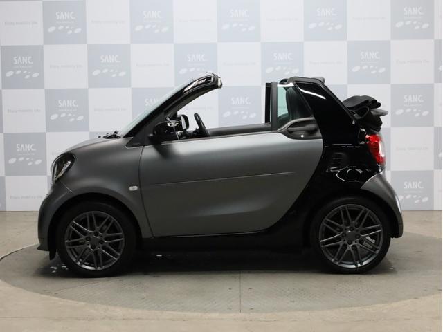 スマートフォーツーカブリオ ＢＲＡＢＵＳ　スポーツ　禁煙　黒革シート　シートヒーター　バックカメラ　車両近接・車線逸脱警告　リアコーナーセンサー　ＵＳＢ入力端子　Ｂｌｕｅｔｏｏｔｈ　ブラバス製シフトノブ　ブラバス製サイドブレーキレバー　ブラバス製ＡＷ（30枚目）
