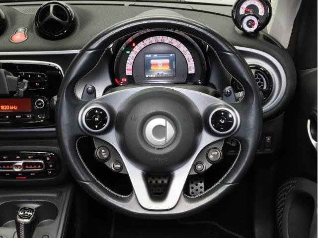 スマートフォーツーカブリオ ＢＲＡＢＵＳ　スポーツ　禁煙　黒革シート　シートヒーター　バックカメラ　車両近接・車線逸脱警告　リアコーナーセンサー　ＵＳＢ入力端子　Ｂｌｕｅｔｏｏｔｈ　ブラバス製シフトノブ　ブラバス製サイドブレーキレバー　ブラバス製ＡＷ（37枚目）