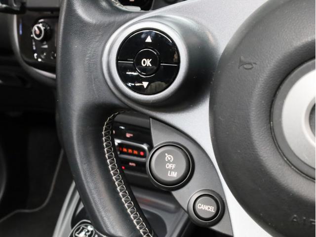 スマートフォーツーカブリオ ＢＲＡＢＵＳ　スポーツ　禁煙　黒革シート　シートヒーター　バックカメラ　車両近接・車線逸脱警告　リアコーナーセンサー　ＵＳＢ入力端子　Ｂｌｕｅｔｏｏｔｈ　ブラバス製シフトノブ　ブラバス製サイドブレーキレバー　ブラバス製ＡＷ（38枚目）