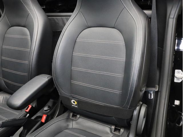 スマートフォーツーカブリオ ＢＲＡＢＵＳ　スポーツ　禁煙　黒革シート　シートヒーター　バックカメラ　車両近接・車線逸脱警告　リアコーナーセンサー　ＵＳＢ入力端子　Ｂｌｕｅｔｏｏｔｈ　ブラバス製シフトノブ　ブラバス製サイドブレーキレバー　ブラバス製ＡＷ（51枚目）