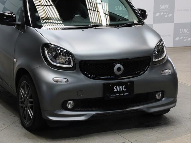 スマートフォーツーカブリオ ＢＲＡＢＵＳ　スポーツ　禁煙　黒革シート　シートヒーター　バックカメラ　車両近接・車線逸脱警告　リアコーナーセンサー　ＵＳＢ入力端子　Ｂｌｕｅｔｏｏｔｈ　ブラバス製シフトノブ　ブラバス製サイドブレーキレバー　ブラバス製ＡＷ（66枚目）