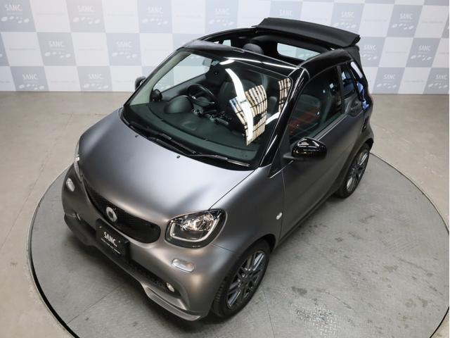 スマートフォーツーカブリオ ＢＲＡＢＵＳ　スポーツ　禁煙　黒革シート　シートヒーター　バックカメラ　車両近接・車線逸脱警告　リアコーナーセンサー　ＵＳＢ入力端子　Ｂｌｕｅｔｏｏｔｈ　ブラバス製シフトノブ　ブラバス製サイドブレーキレバー　ブラバス製ＡＷ（71枚目）
