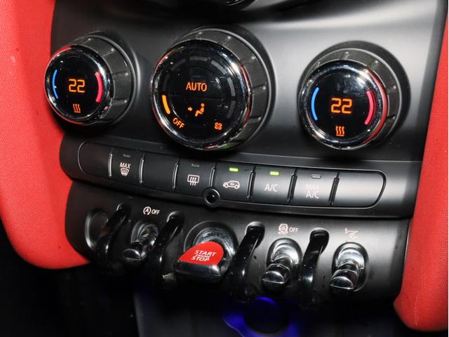 ＭＩＮＩ ジョンクーパーワークス　禁煙　６速ＭＴ　ＪＣＷ１８インチＡＷ　純正ＨＤＤナビ　バックカメラ　リアコーナーセンサー　ＭＩＮＩエキサイトメントＰＫＧ　ライトＰＫＧ　ＬＥＤヘッドライト　スマートキー　ＪＣＷ専用スポーツシート（16枚目）
